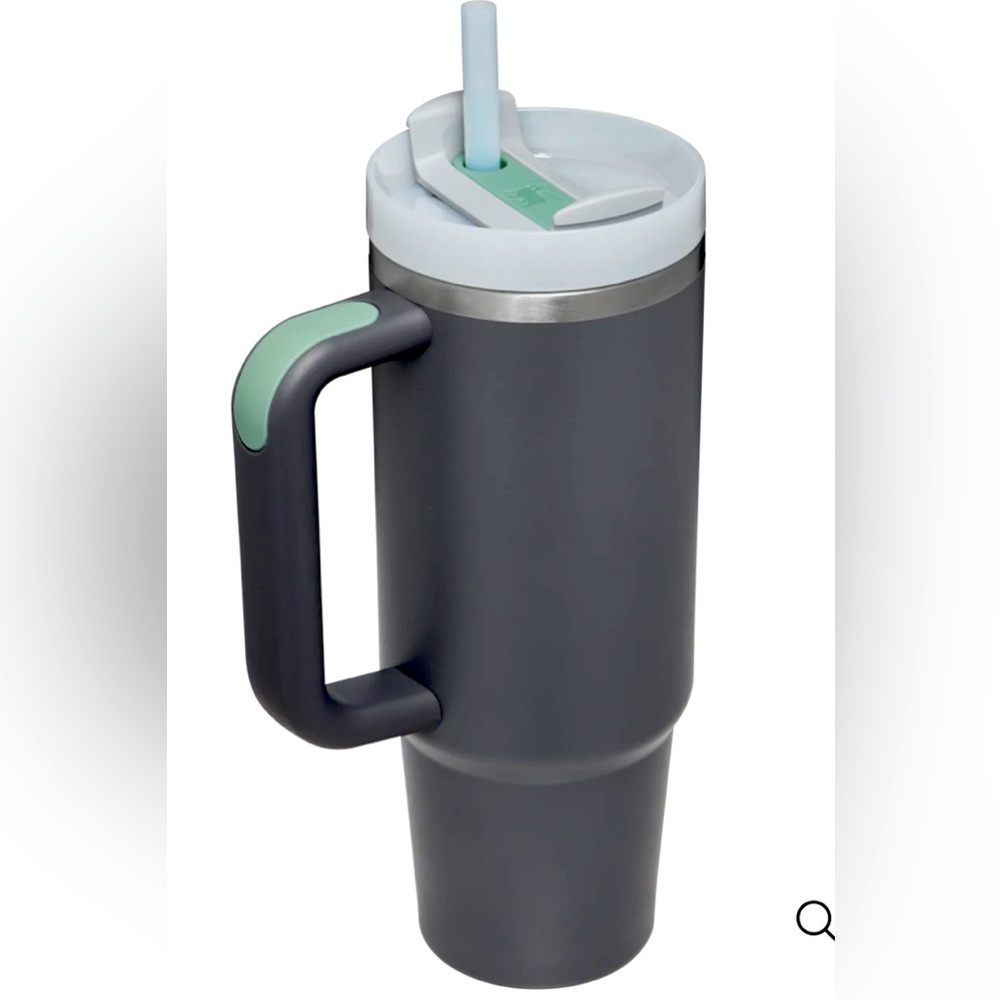 THE QUENCHER H2.0 FLOWSTATE™ TUMBLER | 30 OZ Charcoal